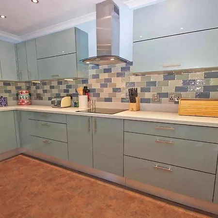 Windrush * New Quay